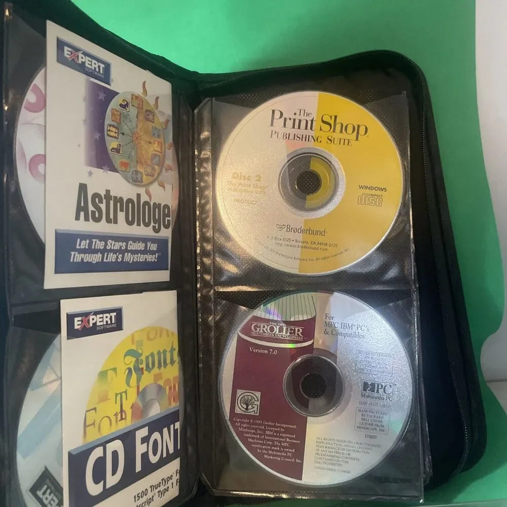 Lot Of Over 50+  PC CD Rom Computer Games Multimedia Atlas Kids Zoo in Binder